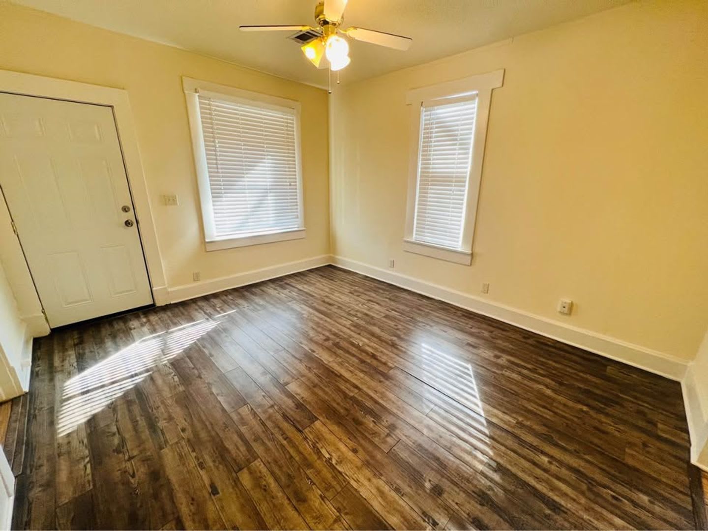 2 bed 1 bath house – photo 2