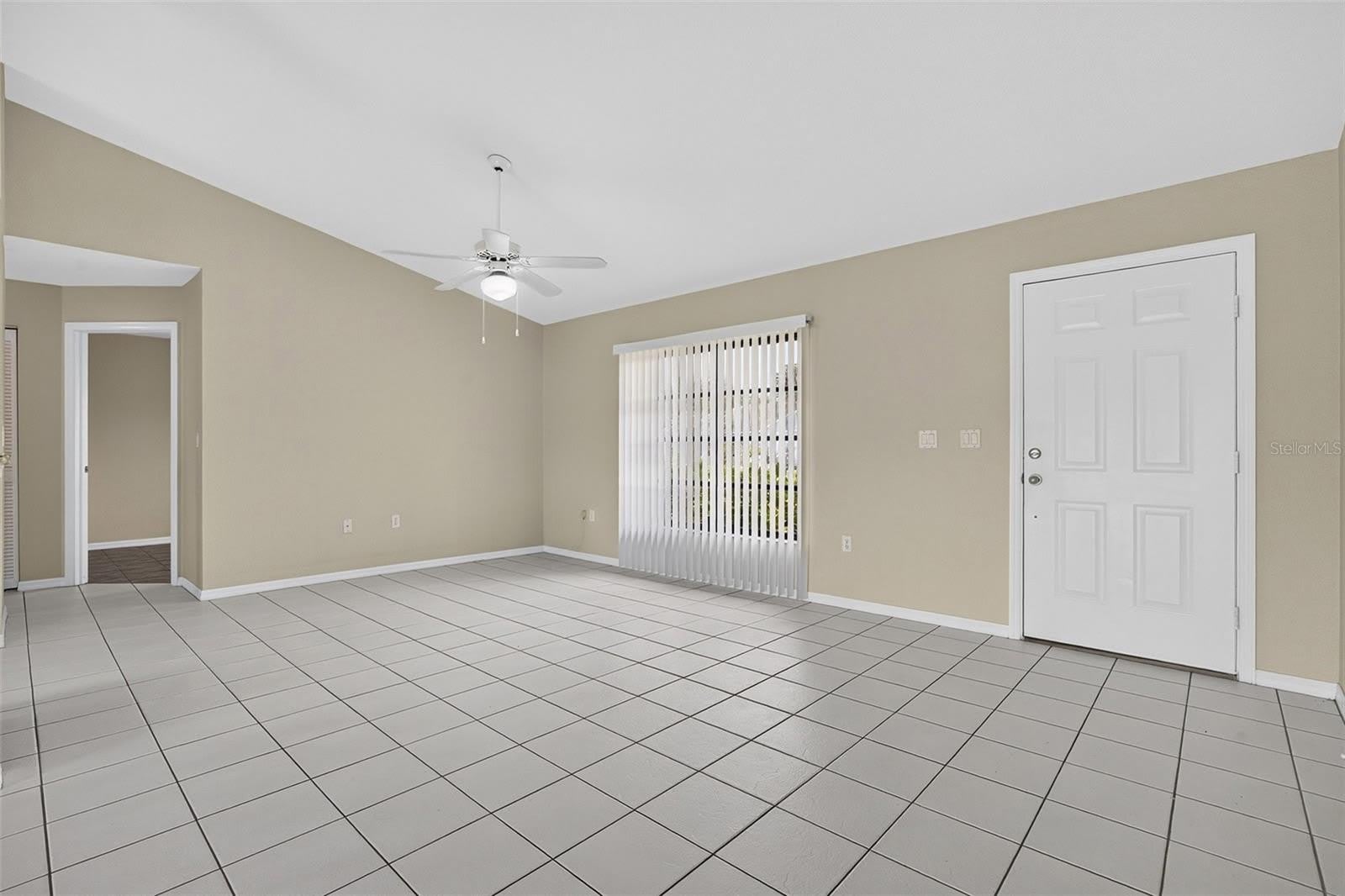 23245 LEHIGH Avenue – photo 3
