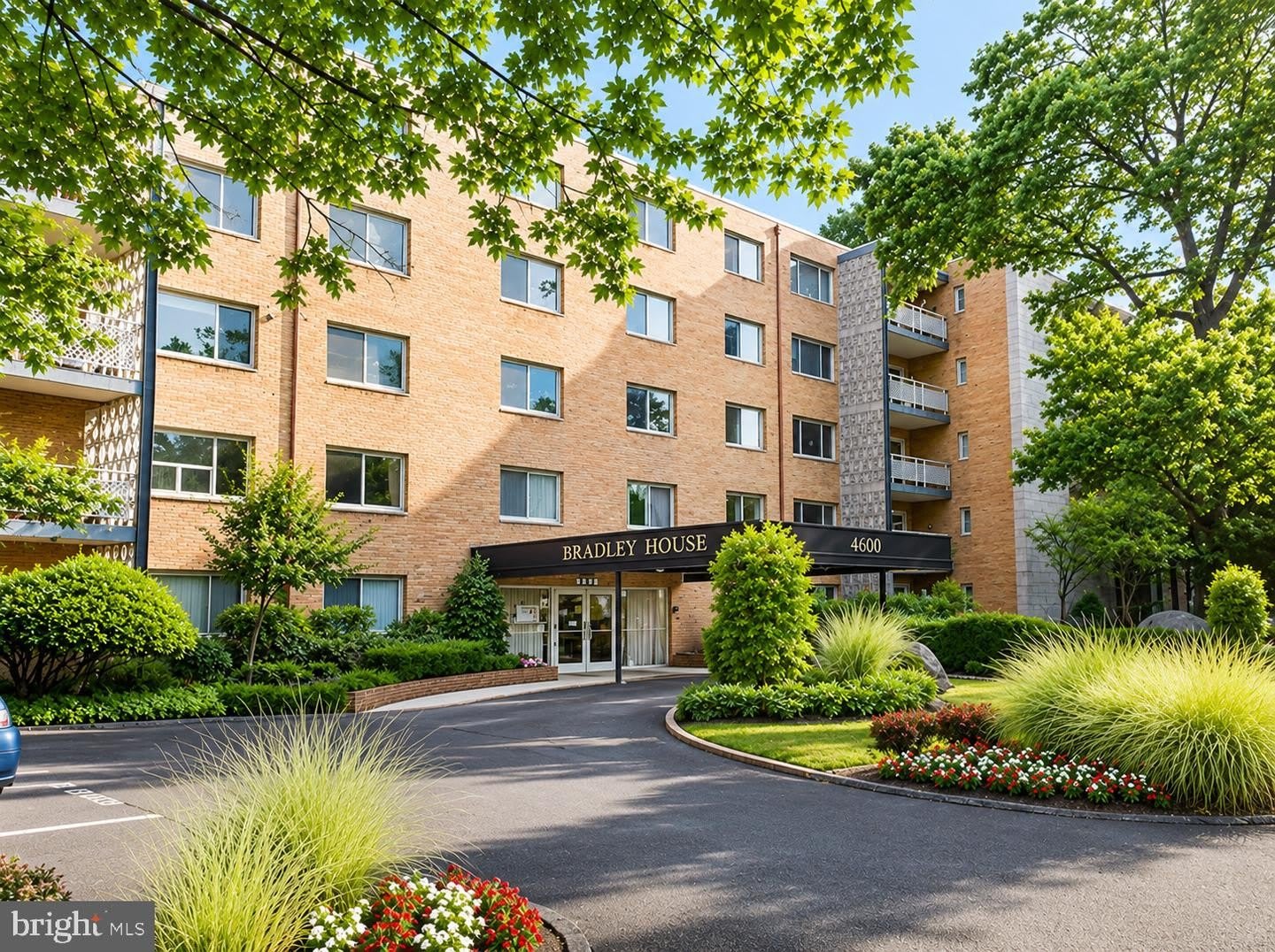 4800 CHEVY CHASE DR #404 – photo 1