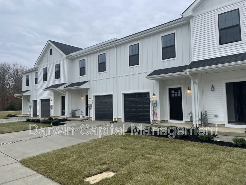 996 Woodview Court – photo 4
