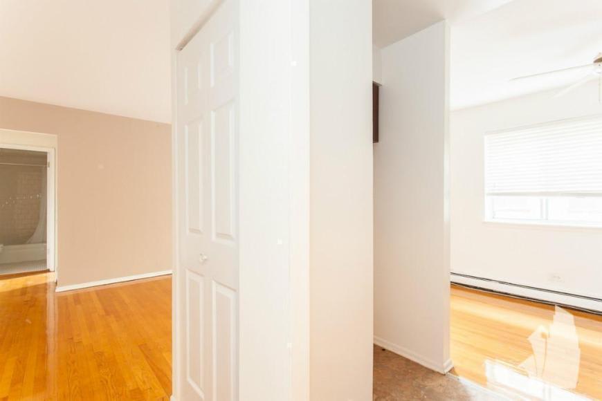 515 West Barry Ave – photo 5