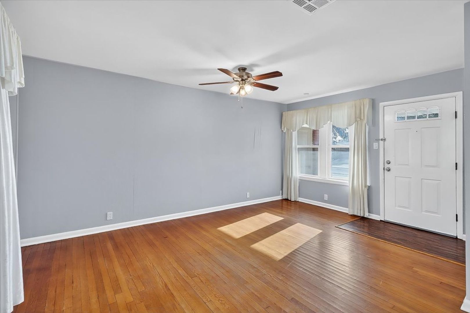 4637 Calvin – photo 3