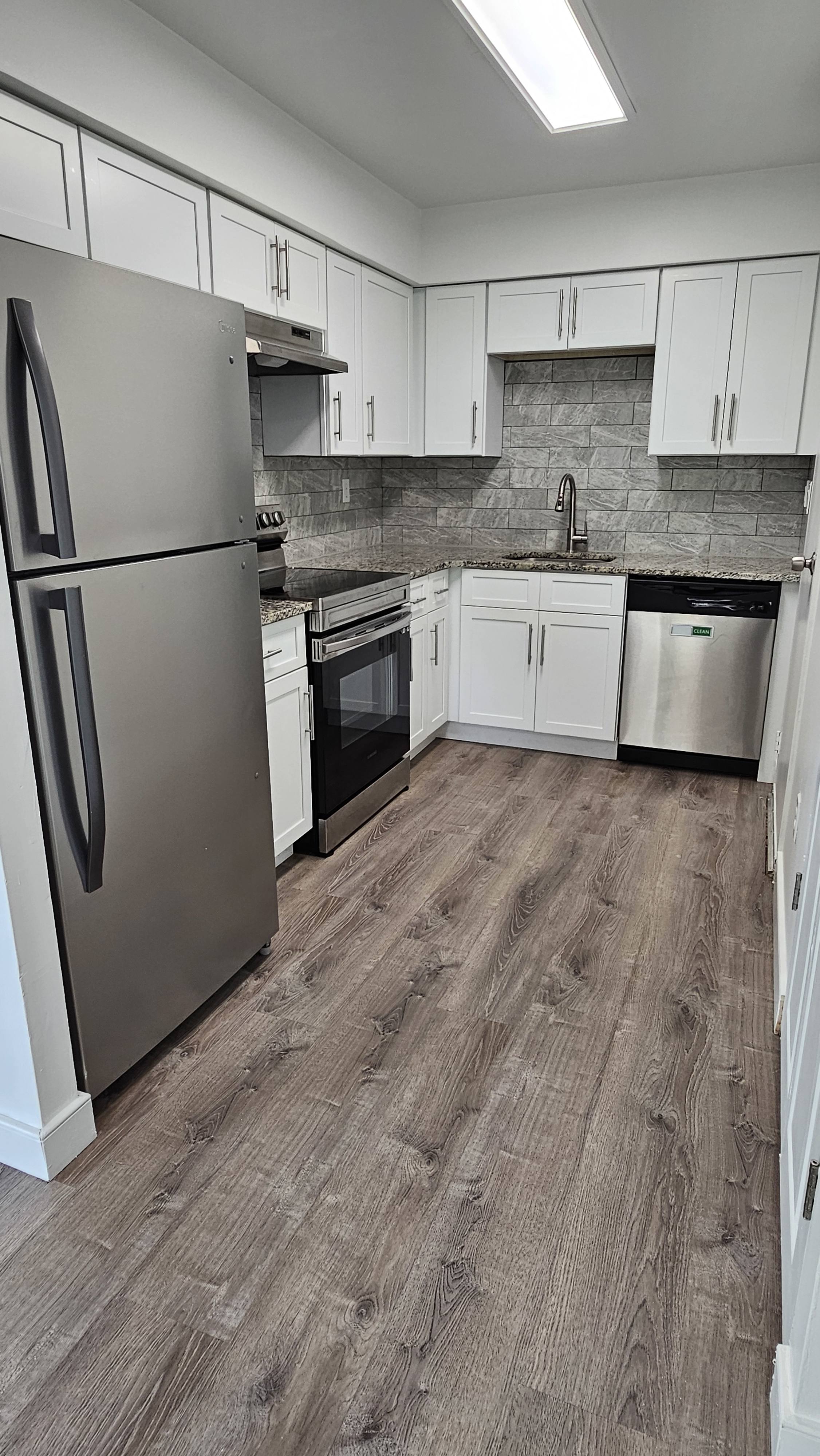 2073 Harbour Dr – photo 4