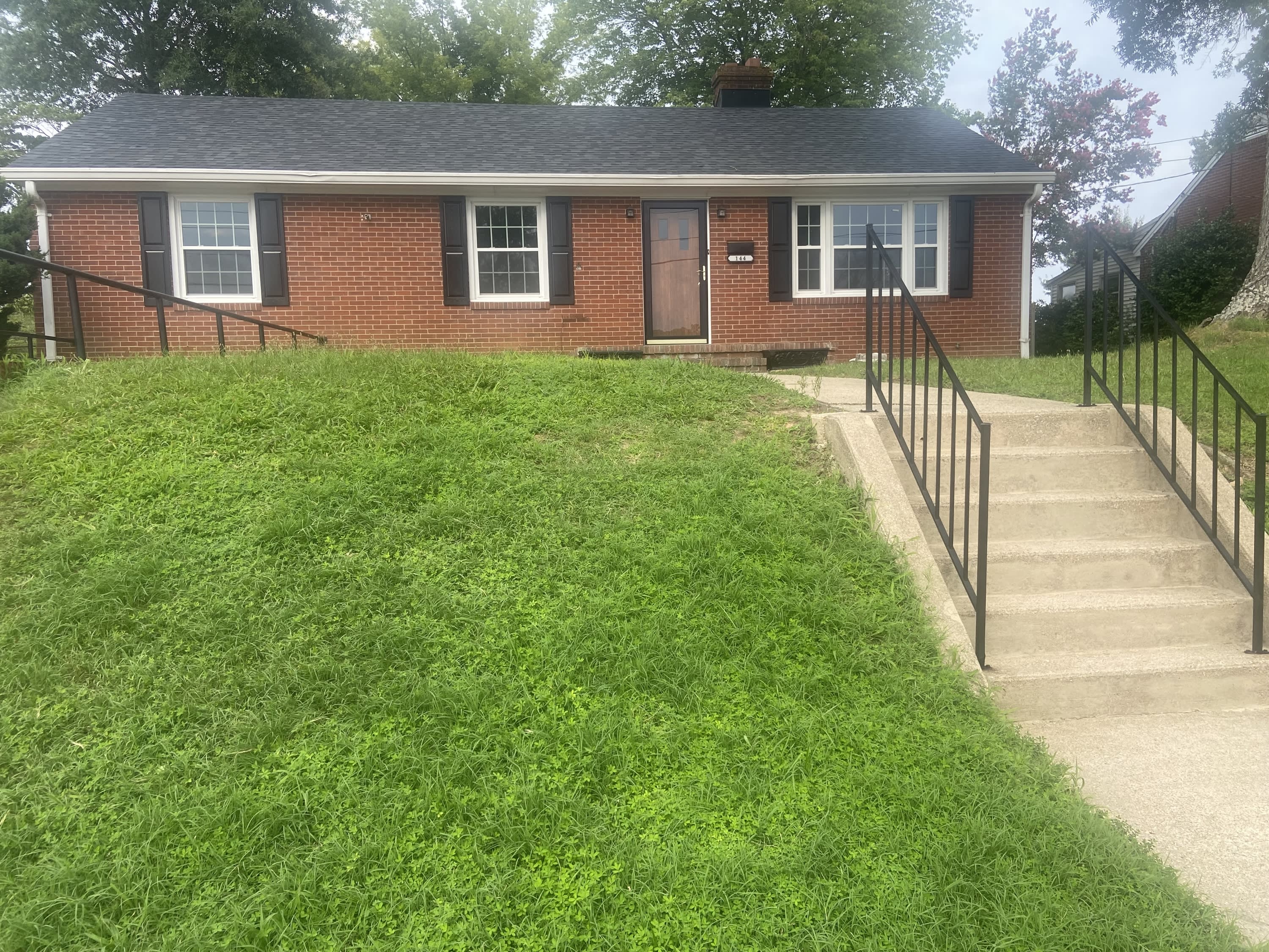 144 Gloucester Avenue – photo 1