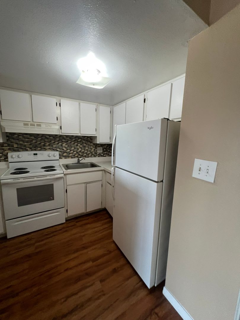 618 Orange Drive Unit 212 – photo 4