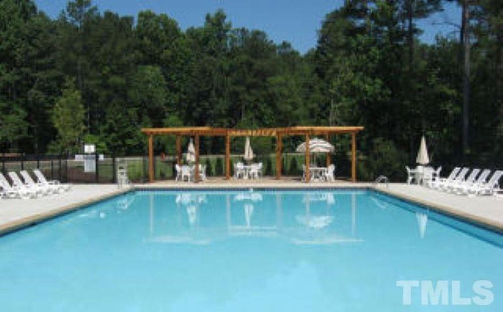 Room In 3 Bedroom Townhome At Pilatus Dr – photo 5