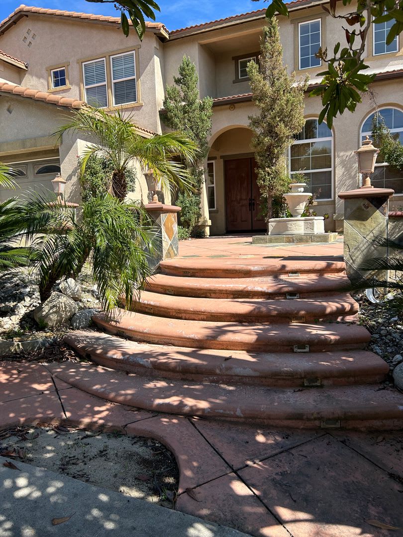 Spacious 5-Bedroom Home with Stunning Views – photo 2
