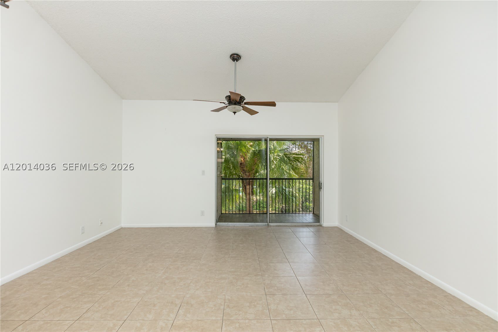 717 Gardens Dr – photo 4