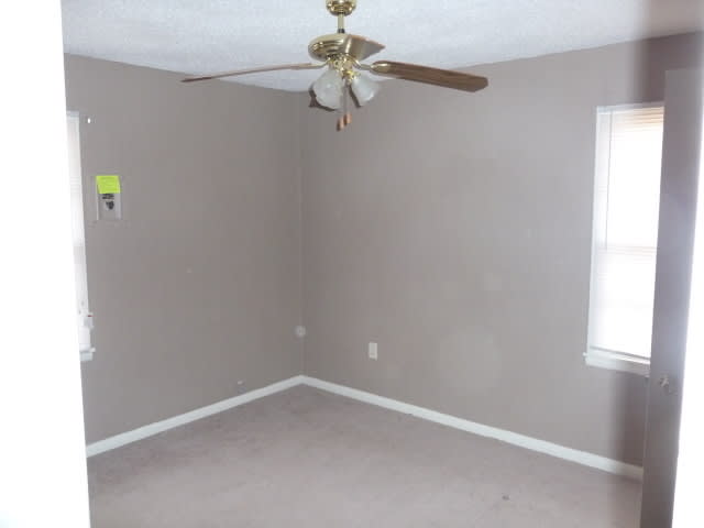 Central location, large corner lot – photo 5