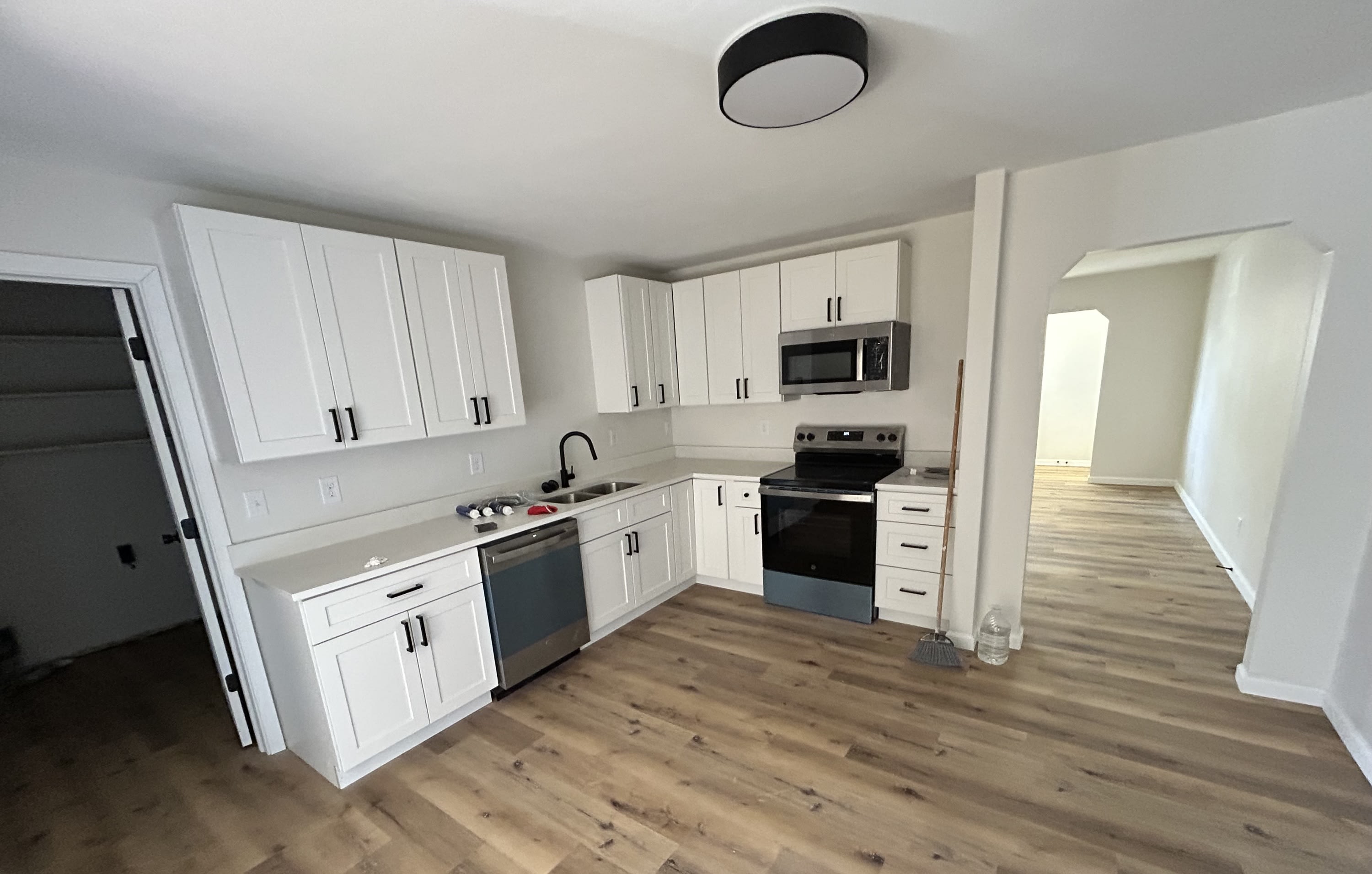 806 Stratford – photo 2