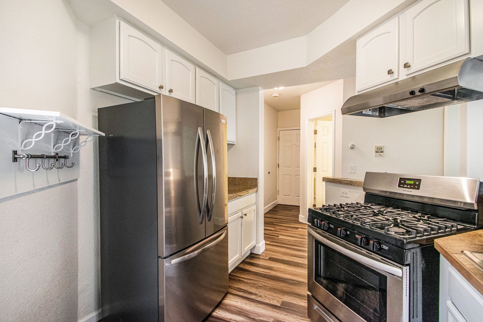 Cute Bungalow in North Capitol Hill – photo 3