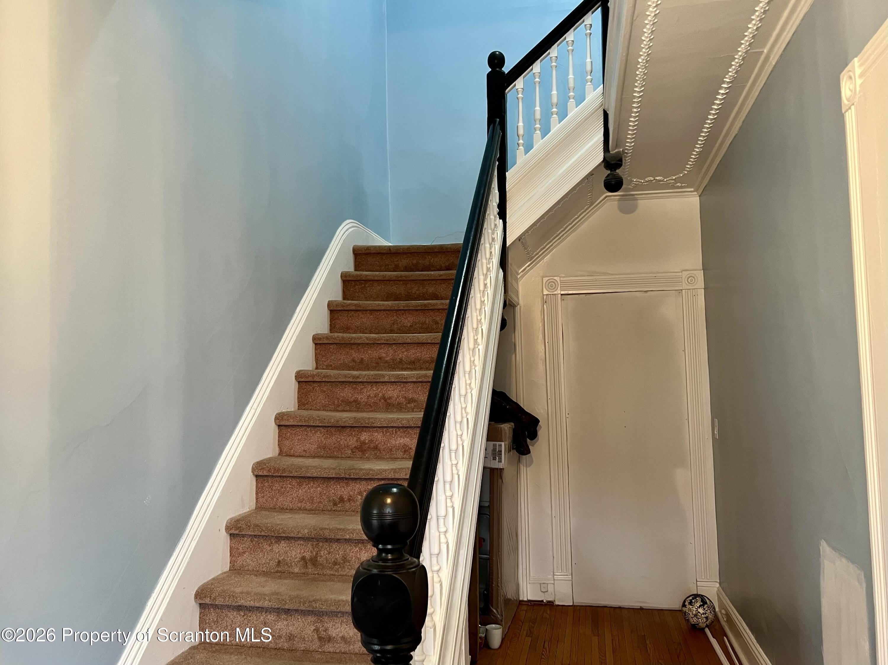 1528 Wyoming Avenue – photo 2