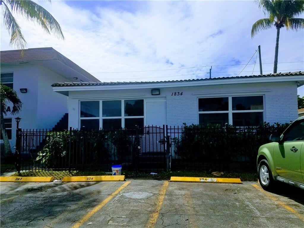 1826-1834 Johnson Street – photo 3