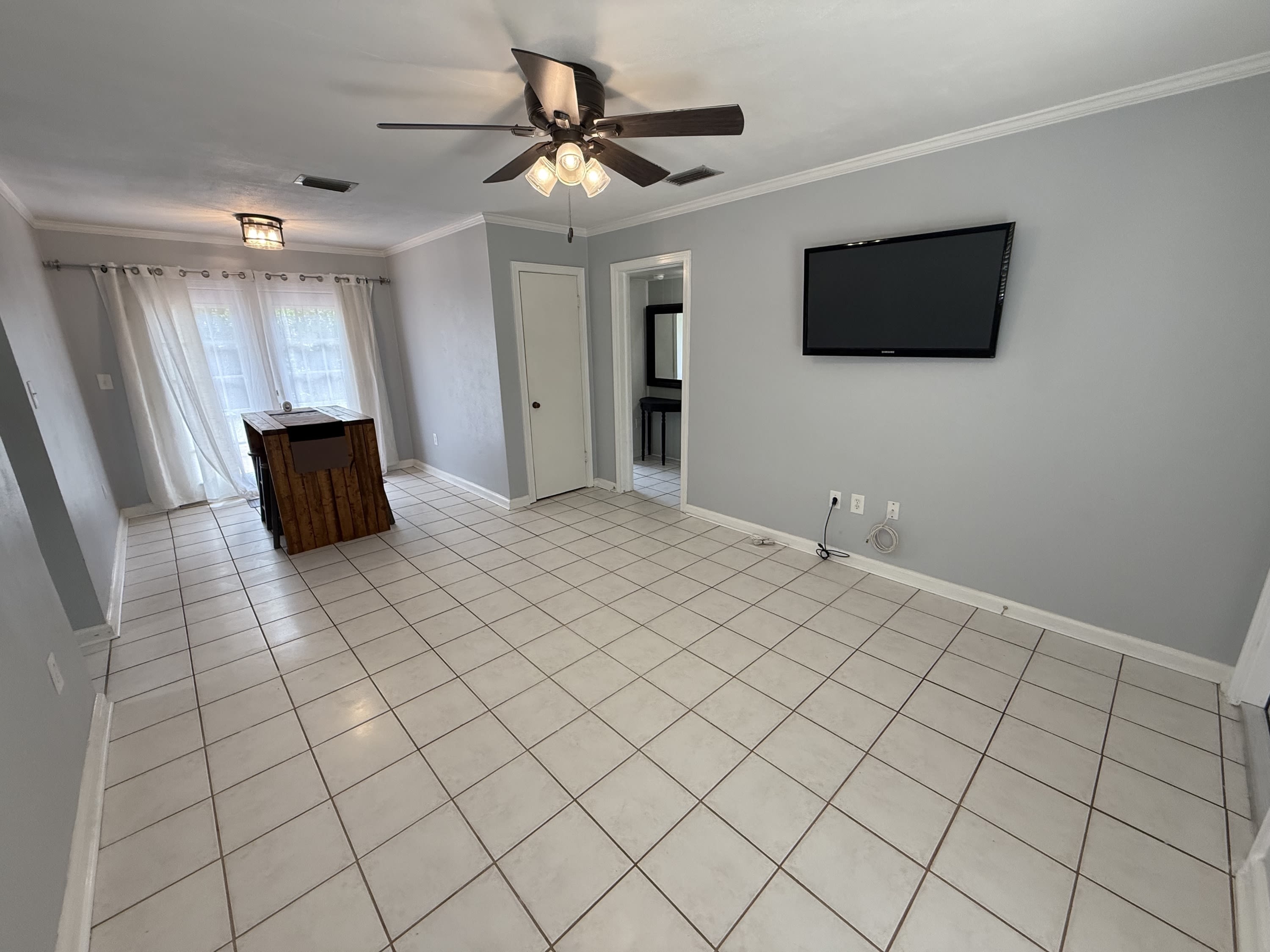 313 Northwest 34th Drive – photo 2