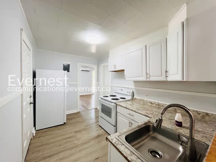 521 Launcelot Road – photo 2