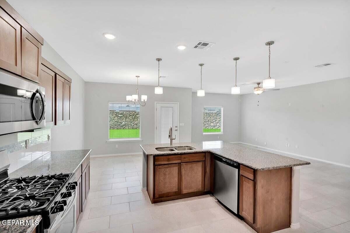 12661 Kingsbury Avenue – photo 5