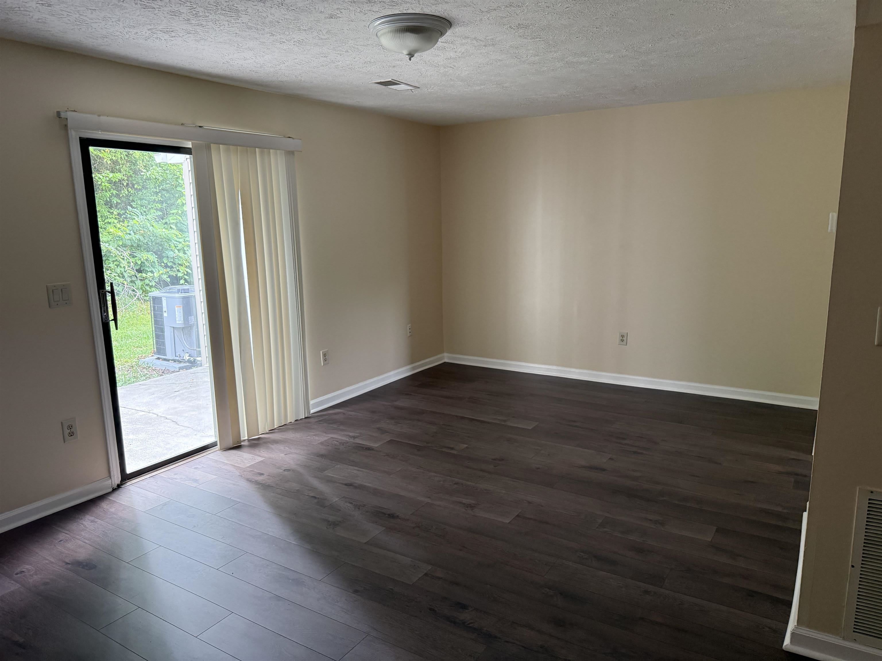 1679 York Drive – photo 3