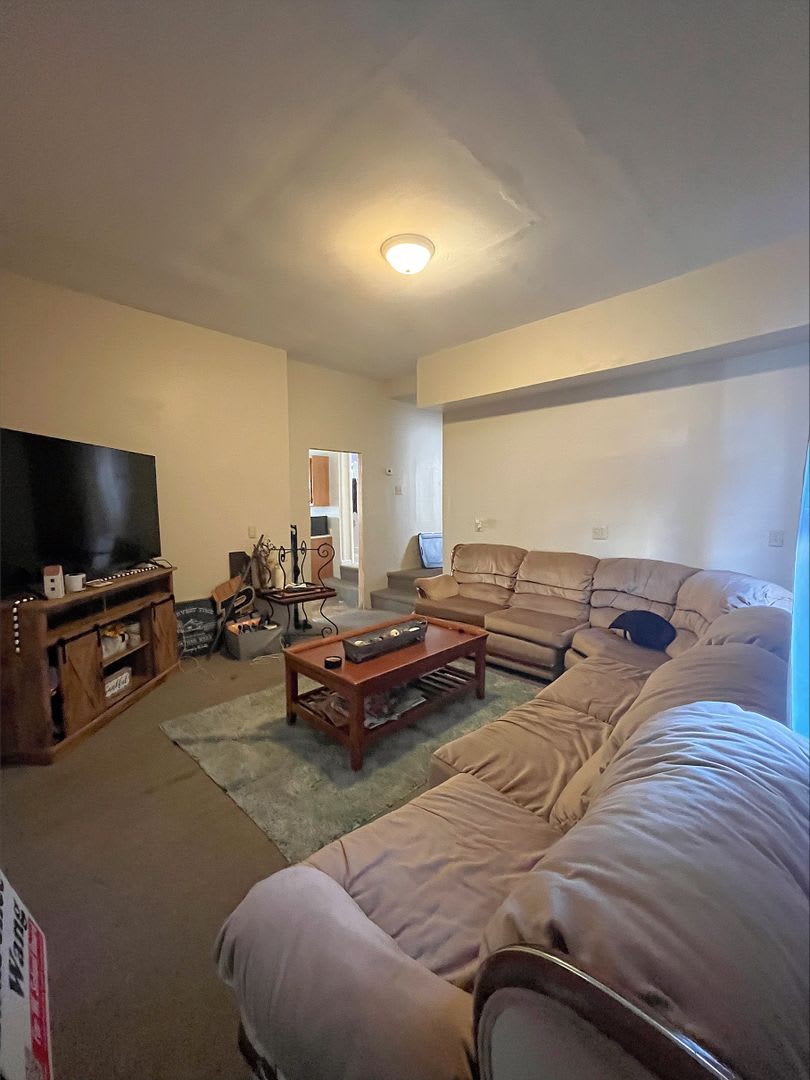 8 Person House Blocks From Chauncey Village And Campus Bars – photo 5
