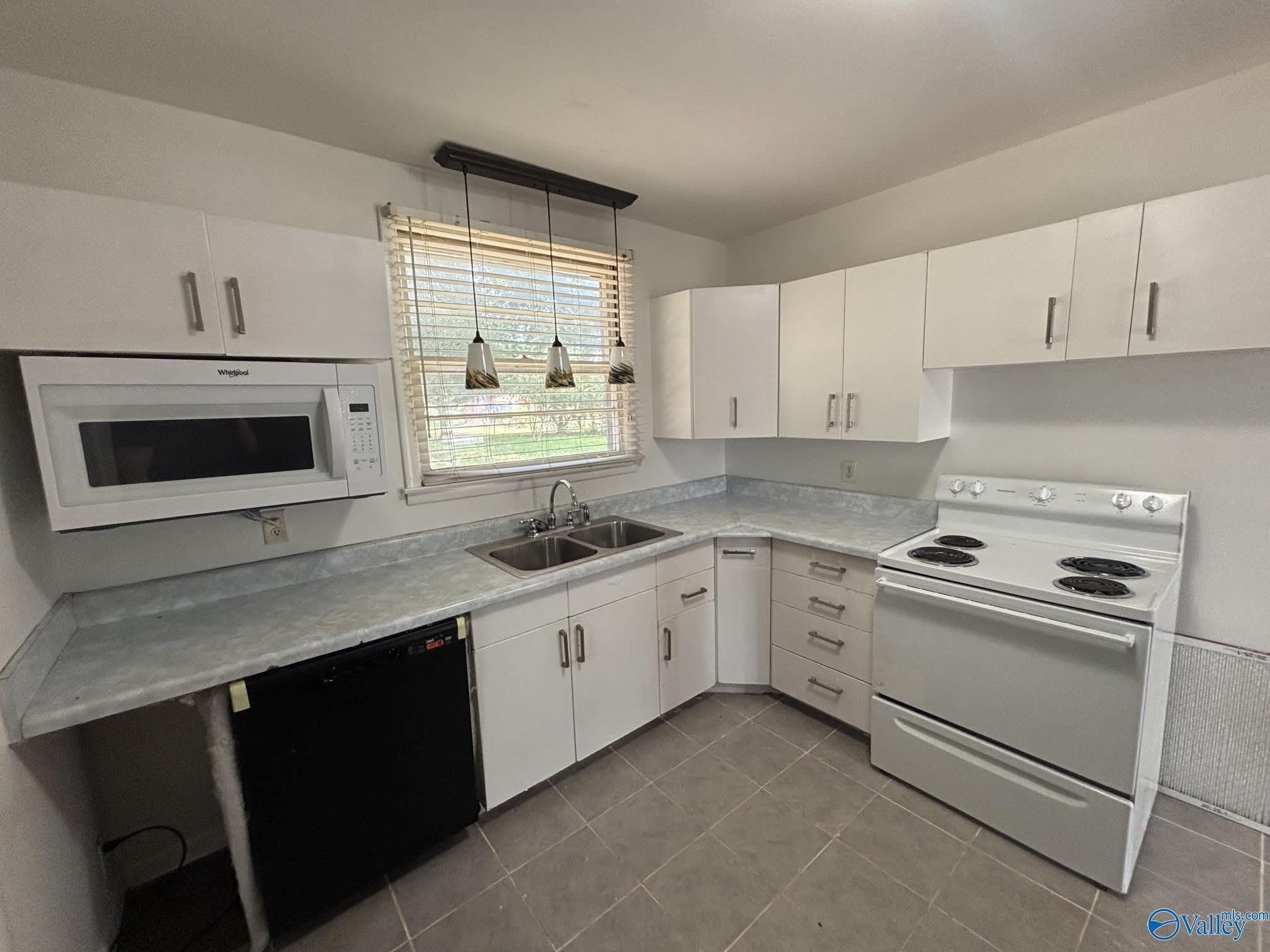 3907 Memorial Parkway N – photo 5