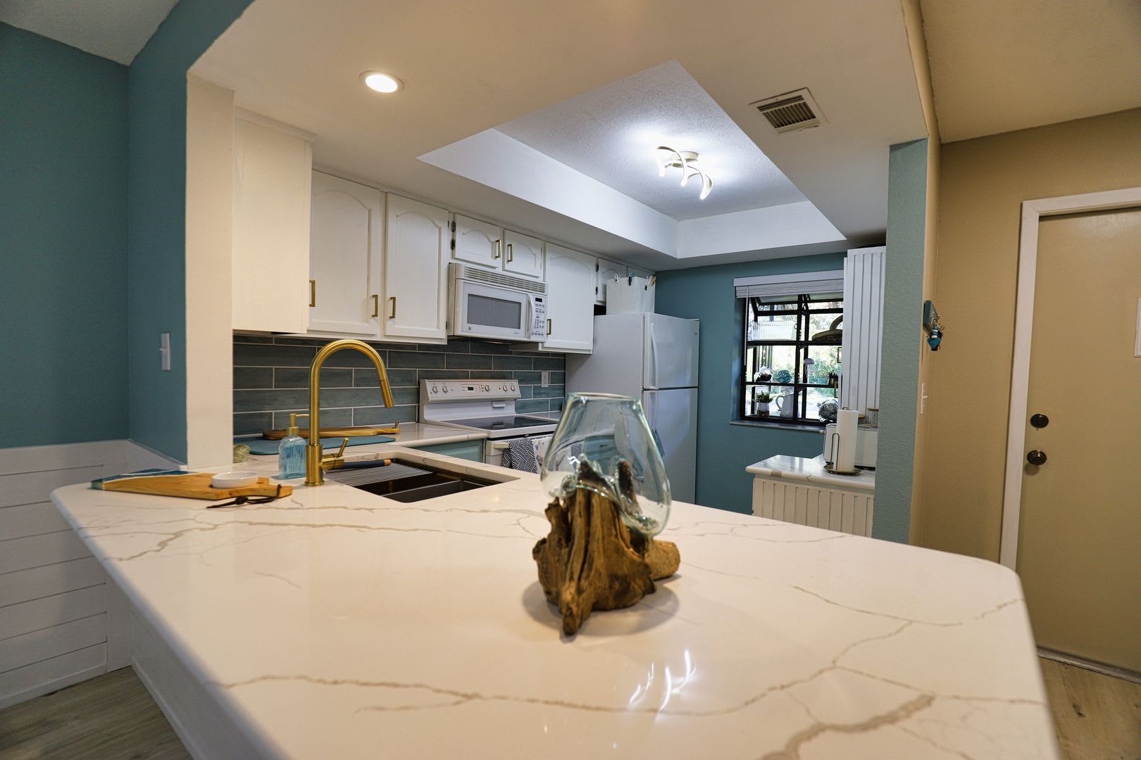 Seasonal Short-term 2-Bedroom 2-Bathroonm Condo located at Mission Lakes! – photo 5