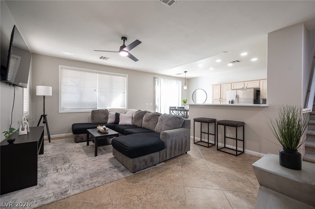 641 Solitude Point Avenue – photo 2