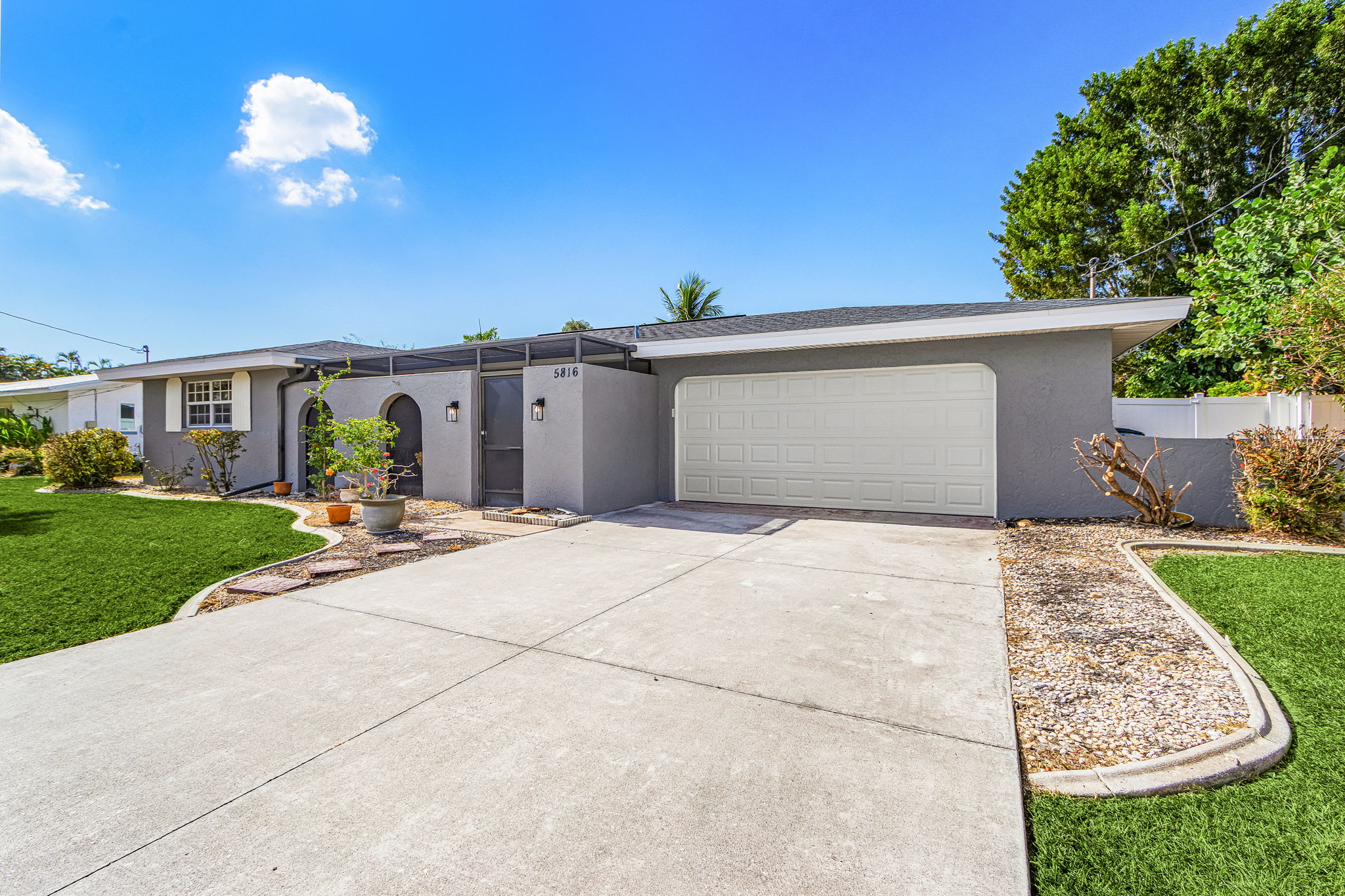 5816 SW 1st Pl – photo 2