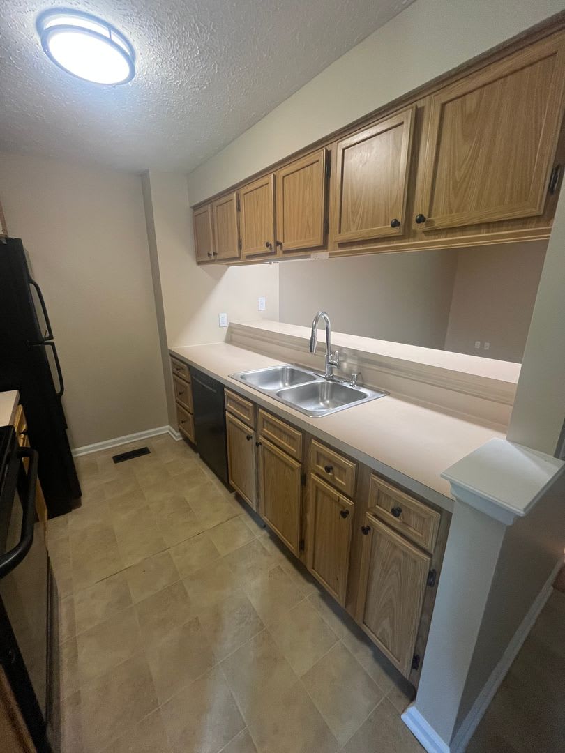 Move-in Ready 3 Bed Townhome in Sought After Fairport Area – photo 3