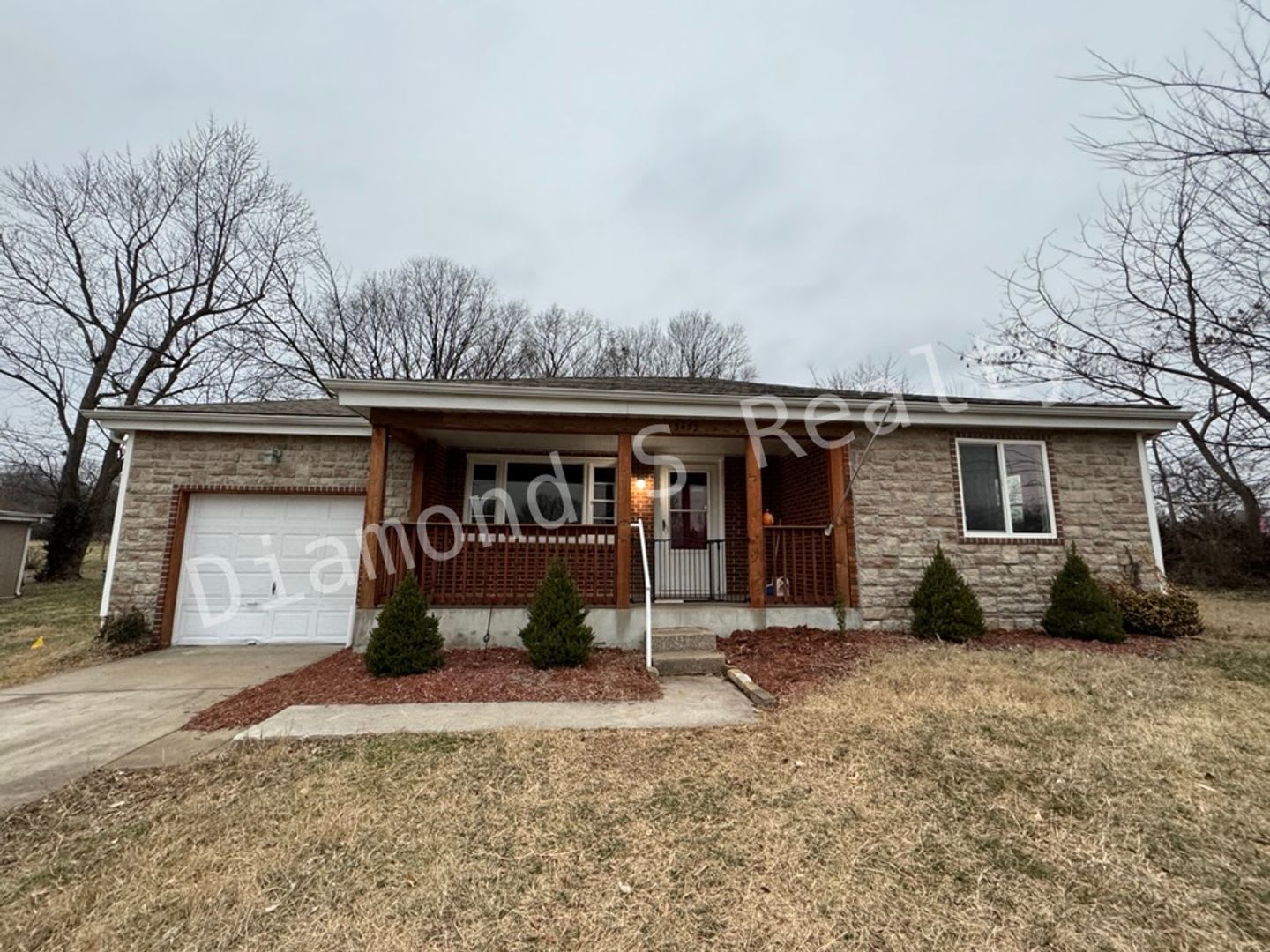Gorgeous 2 Bedroom Home Available Early July – photo 1
