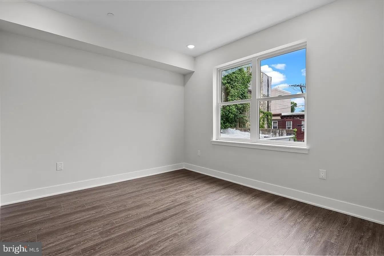 2146 N Front Street – photo 3