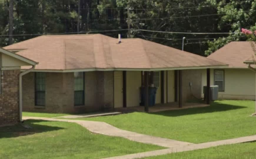 1001 Lakeview Dr. – photo 2
