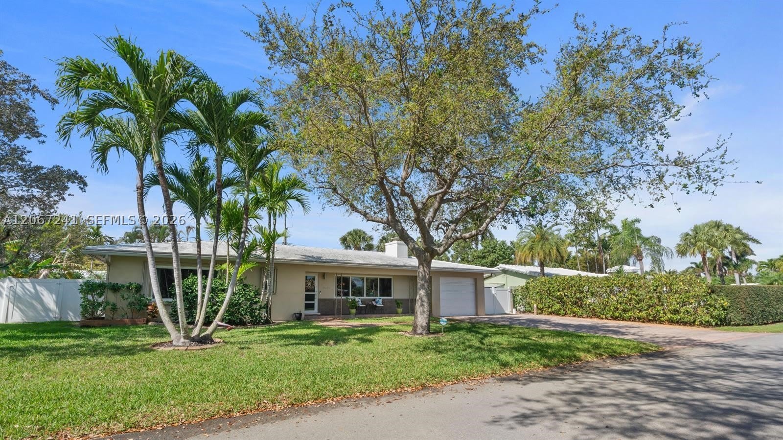 2549 NE 27th Ave – photo 2