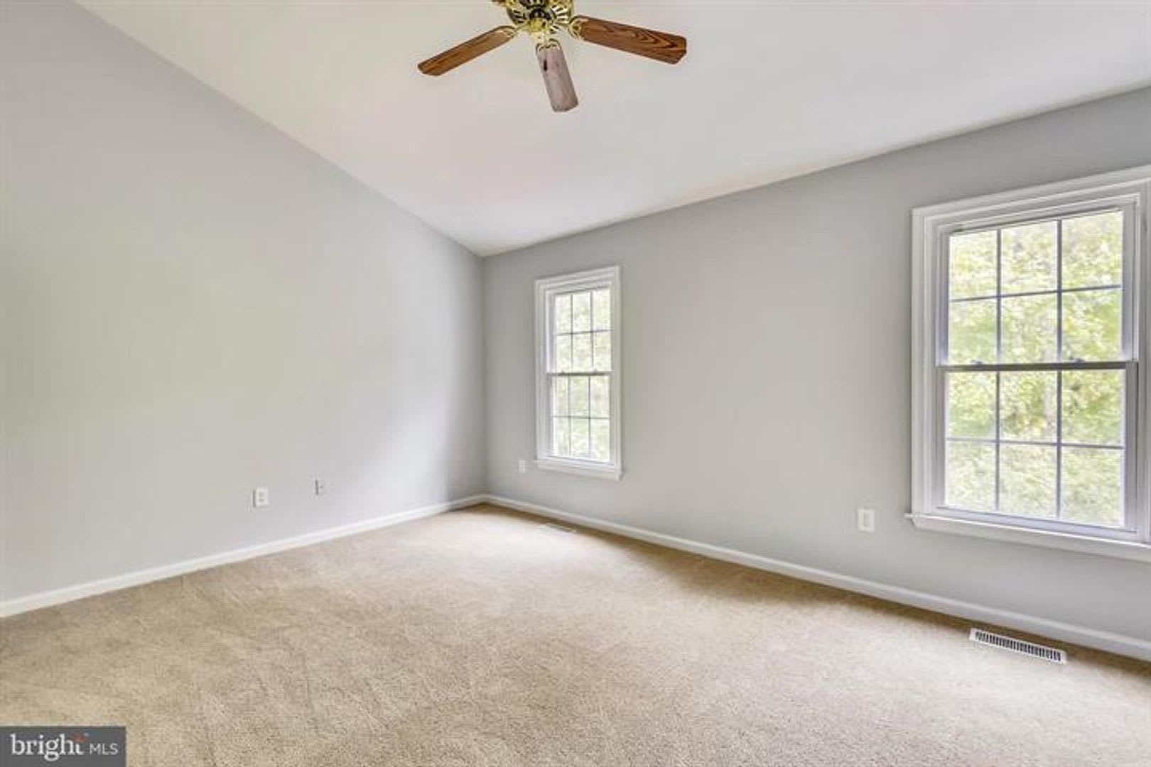12369 Manchester Way – photo 4