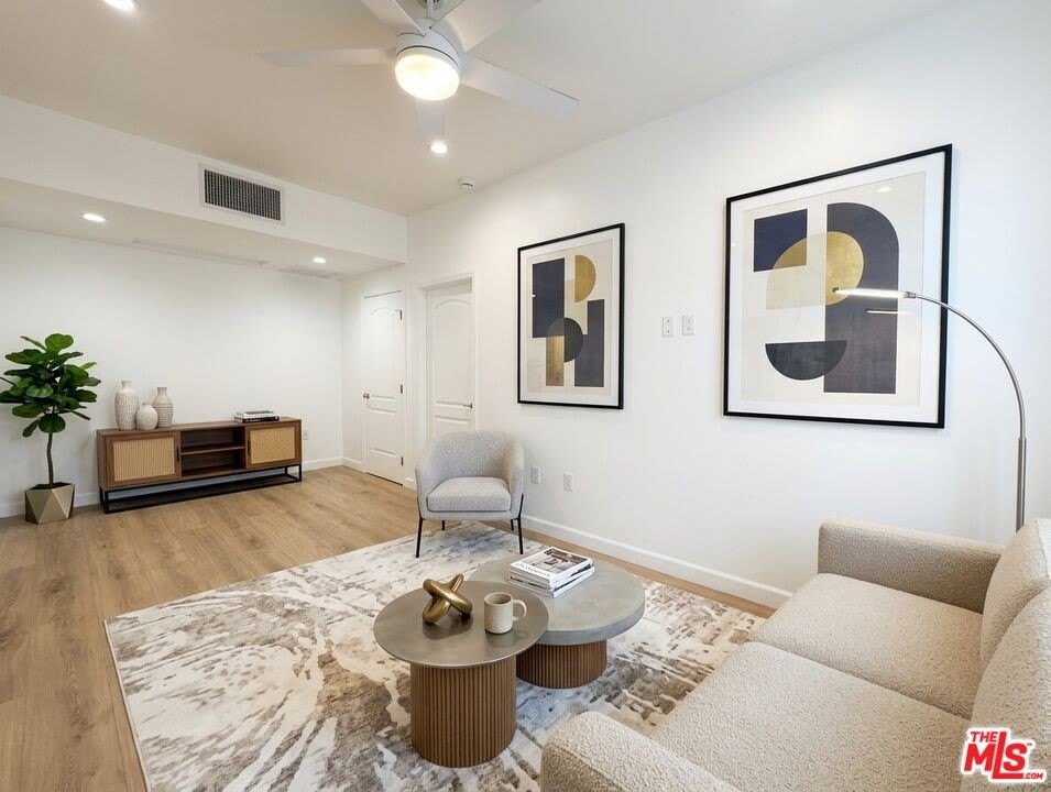 816 1/2 N Mccadden Pl – photo 1