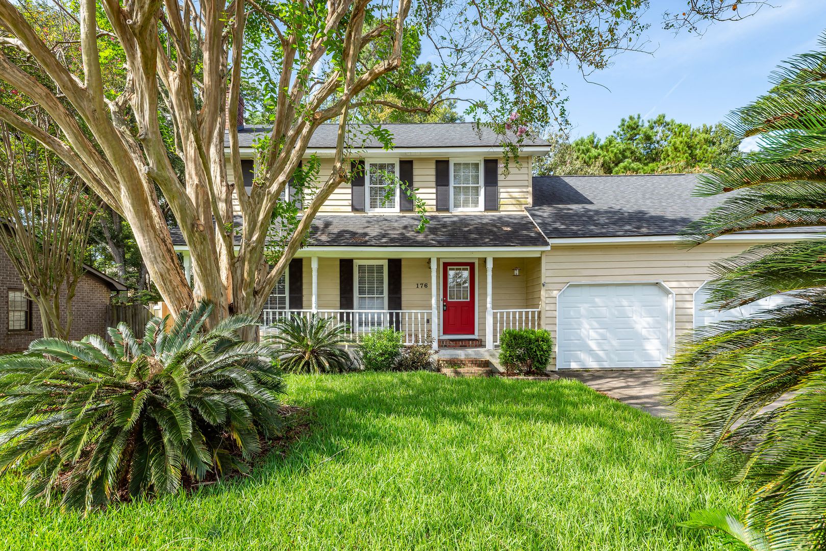 4 Bedroom, 2.5 Bathroom Home in Tall Pines – photo 1