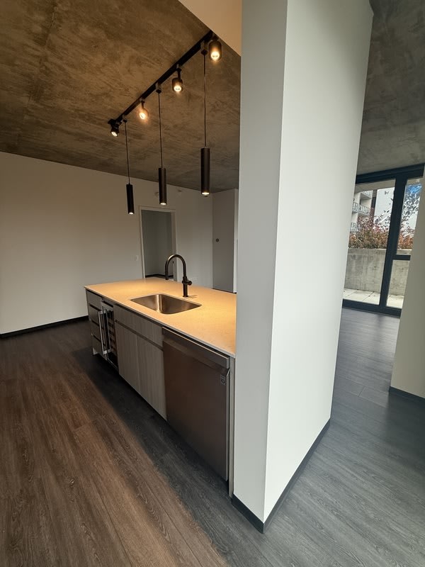 1319 W Lake – photo 2