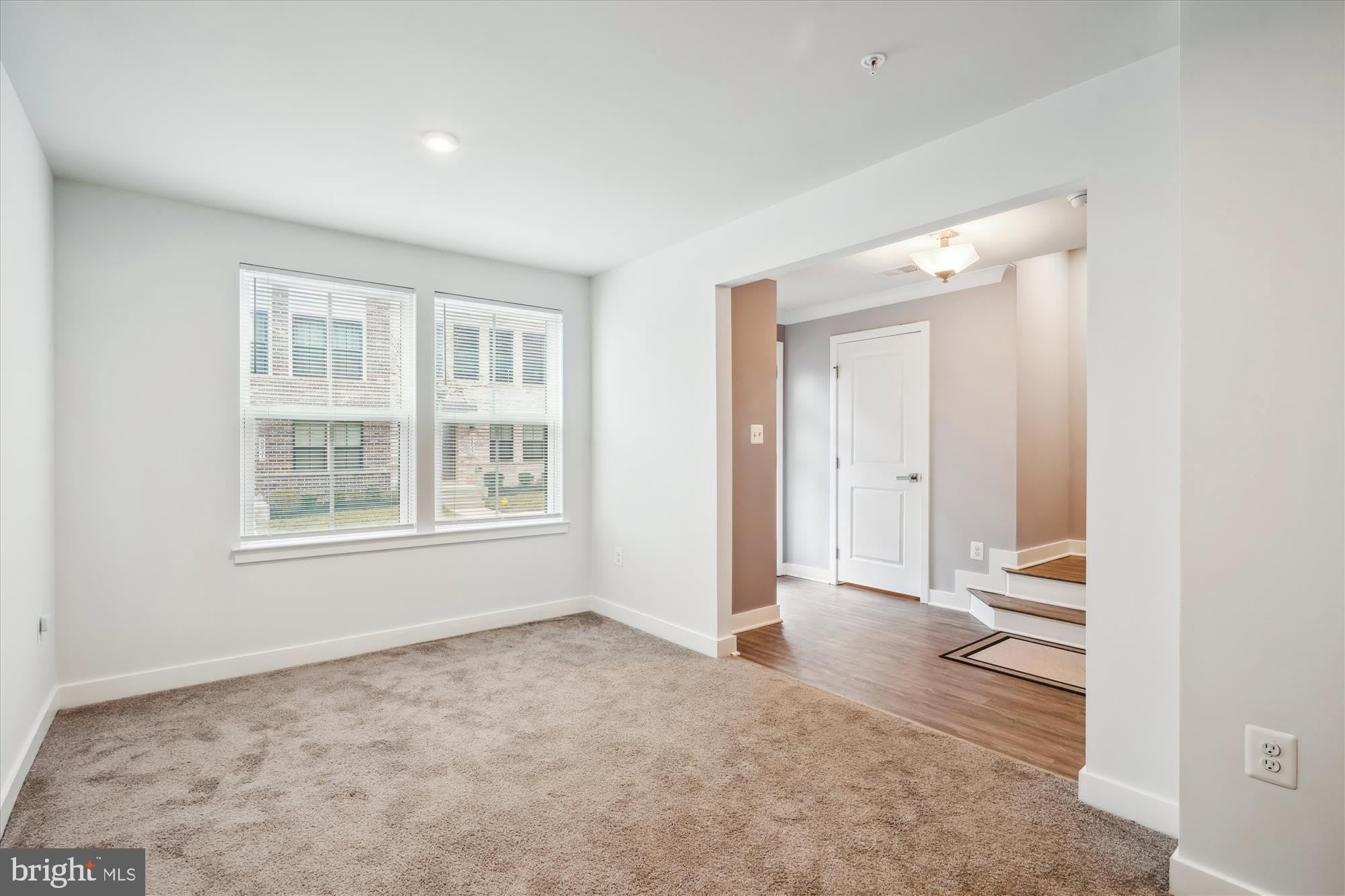 2824 LEWIS Avenue – photo 3
