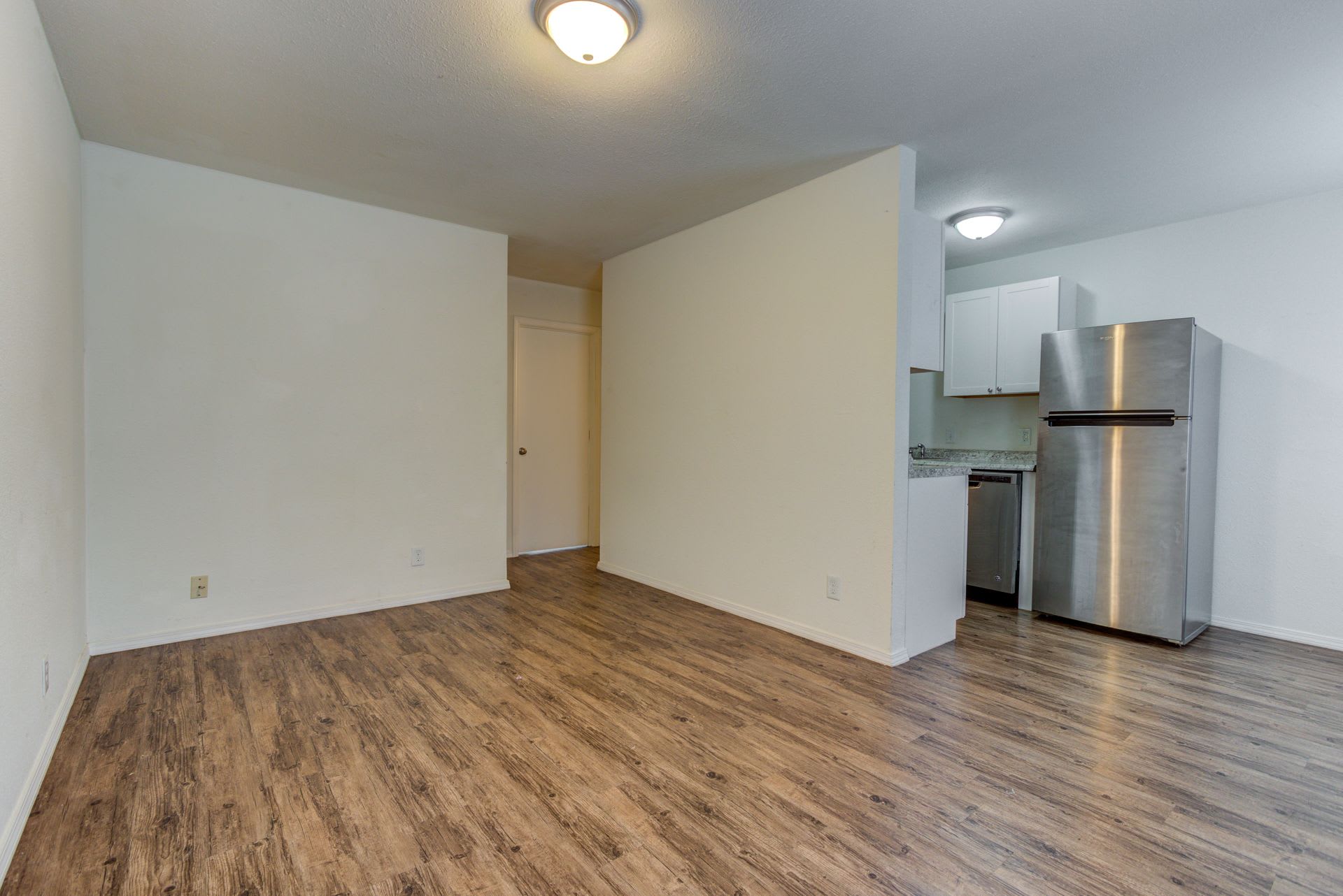 "The Belle Grove" One Bedroom Apartments (Wifi Included) – photo 2