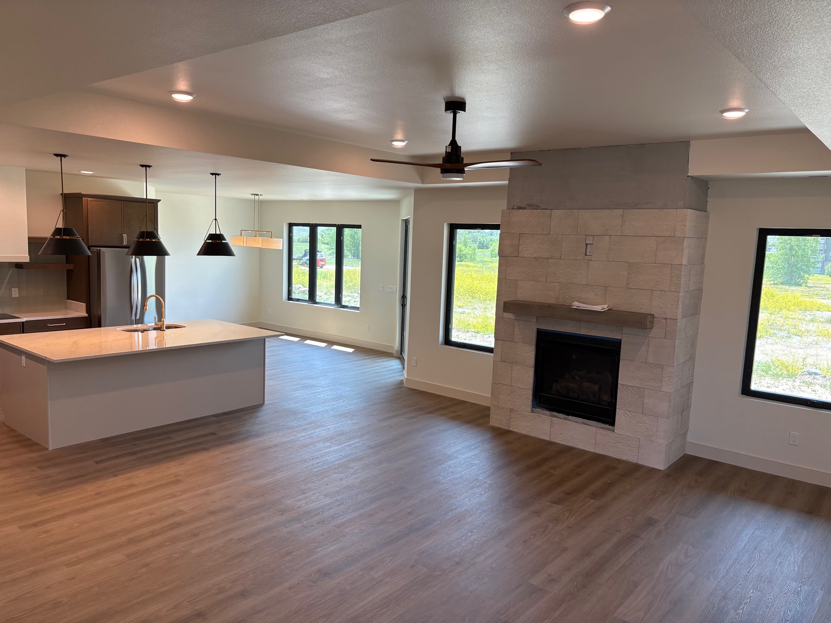 709 45th St E – photo 4