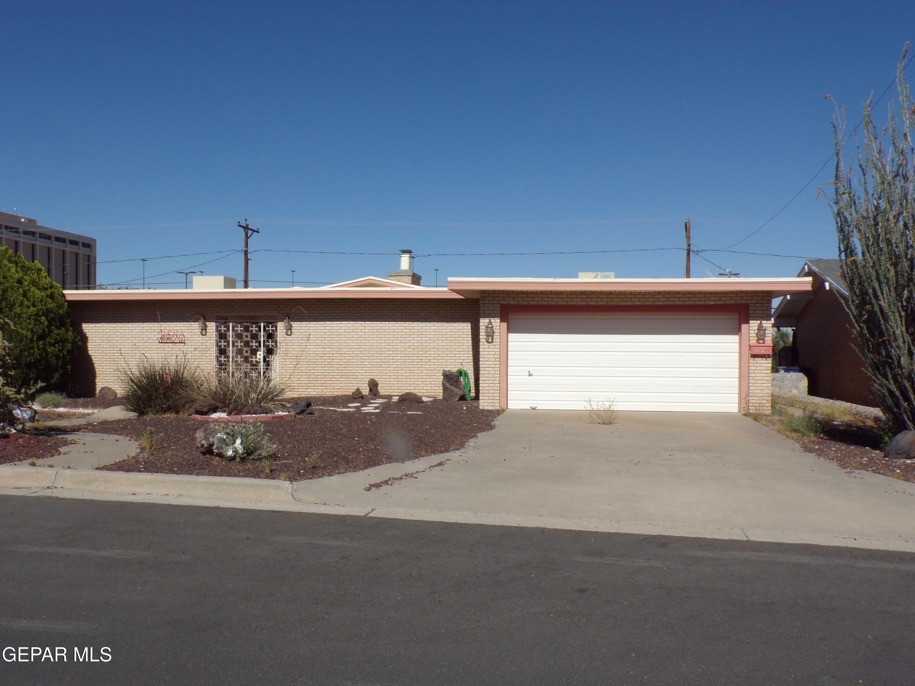 4820 LOUISIANA Street – photo 1