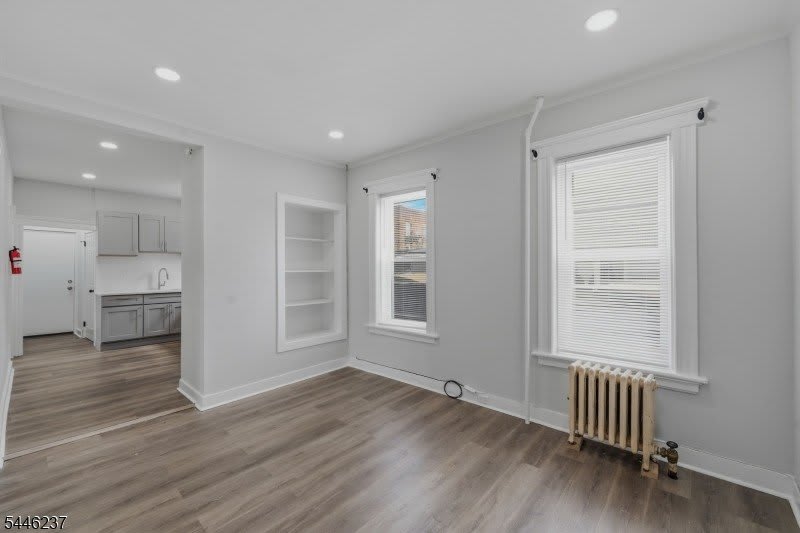 489 E 22Nd St – photo 3