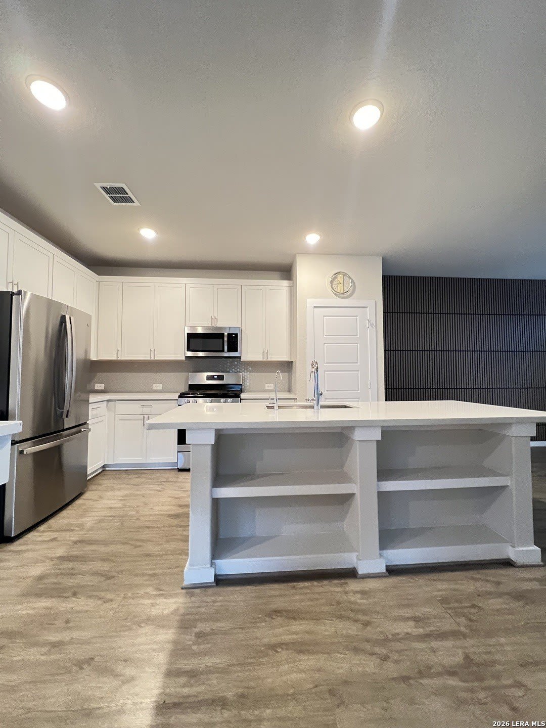 14811 MAVERICK AVE – photo 5
