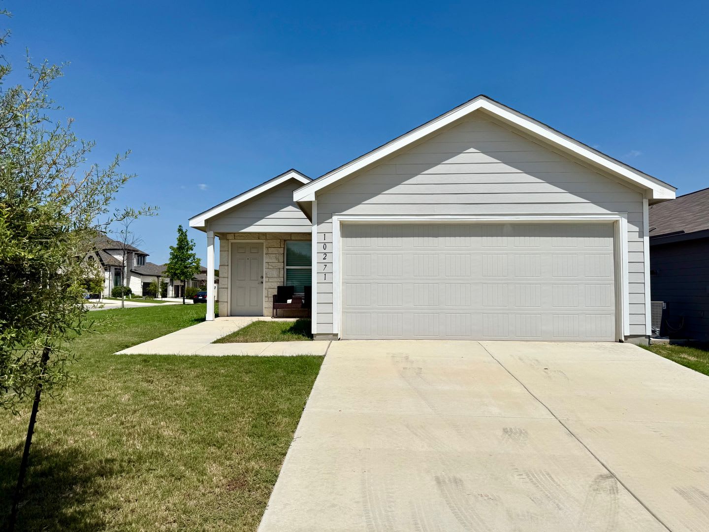 Beautiful 4 bedroom, 2 bathroom Home in Vida near Texas A&M San Antonio! – photo 3