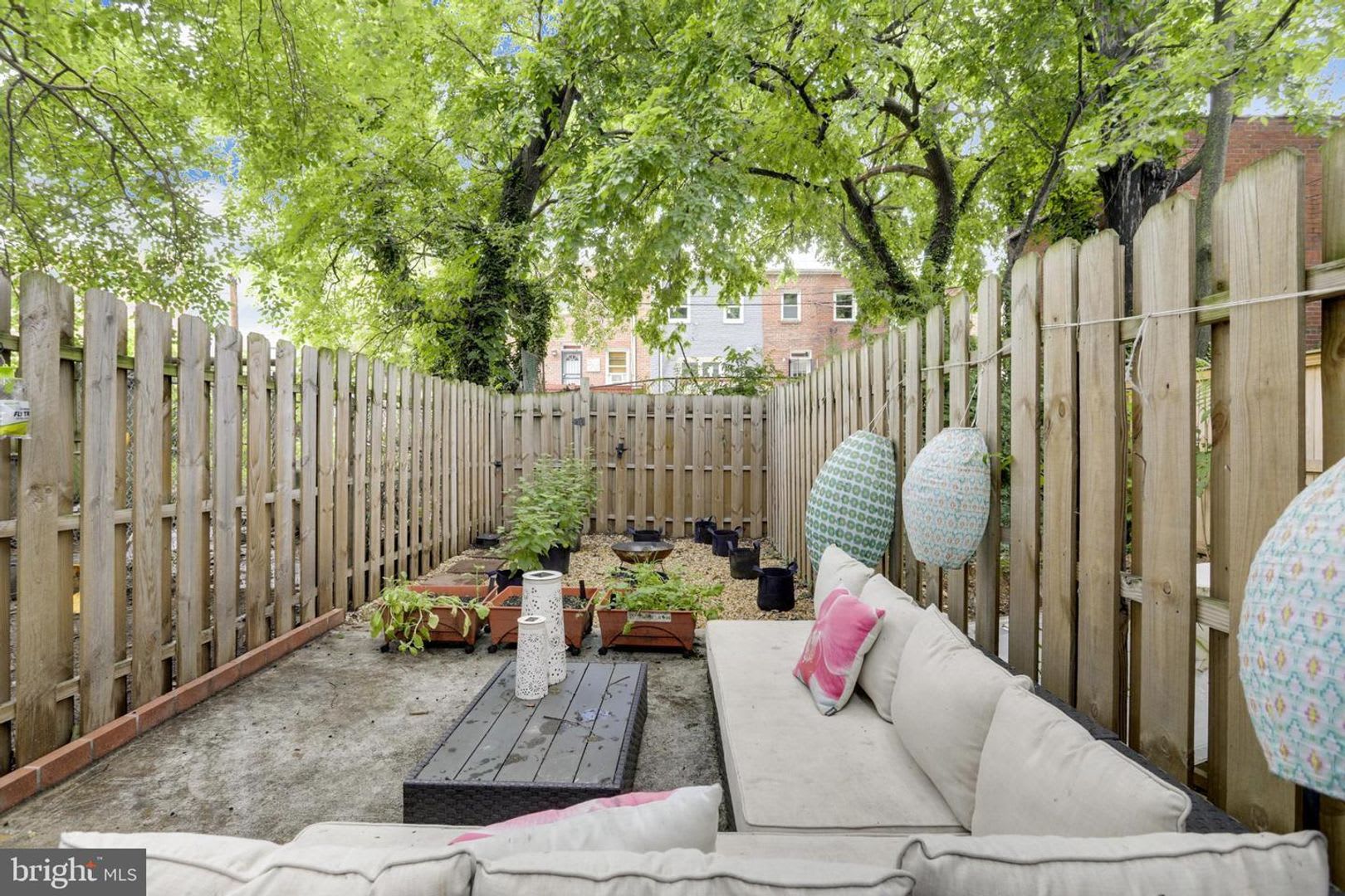 DC Backyard Oasis-Fully Renovated Two-Bedroom House Available Now! – photo 3