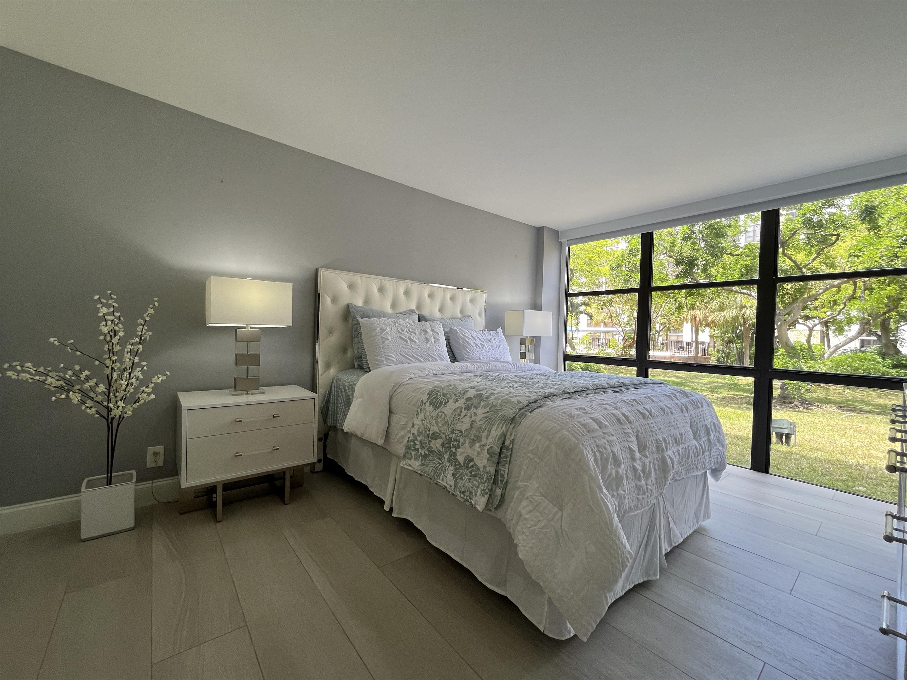 16919 North Bay Road #108 – photo 4