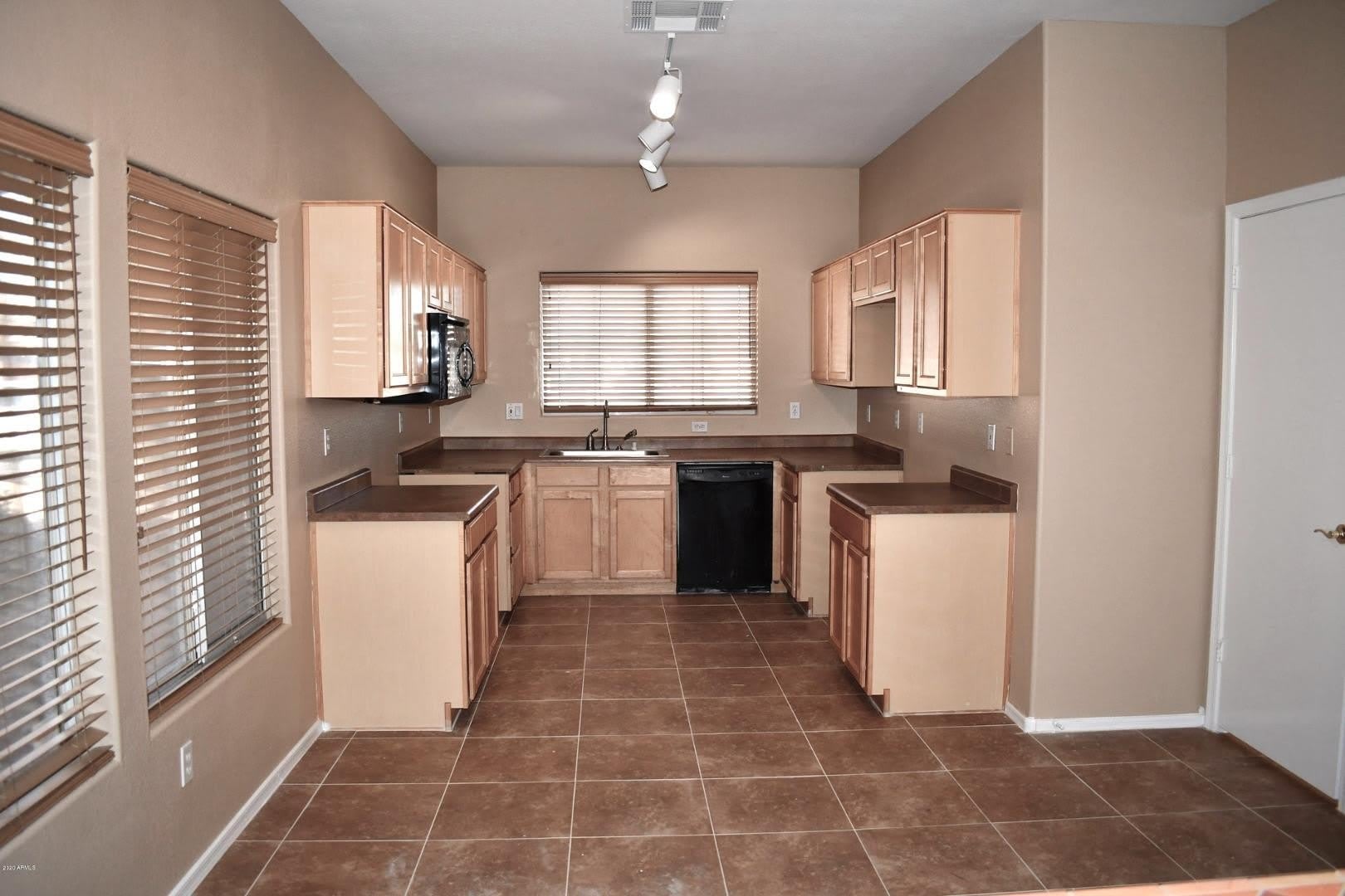 10316 N 94th Lane – photo 4