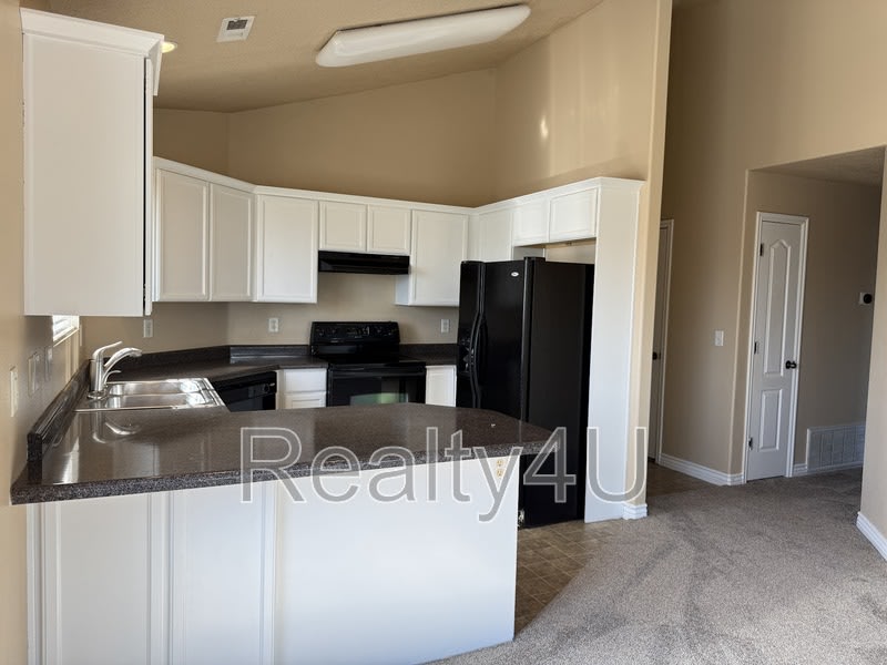 1212 West Spencer Road – photo 3