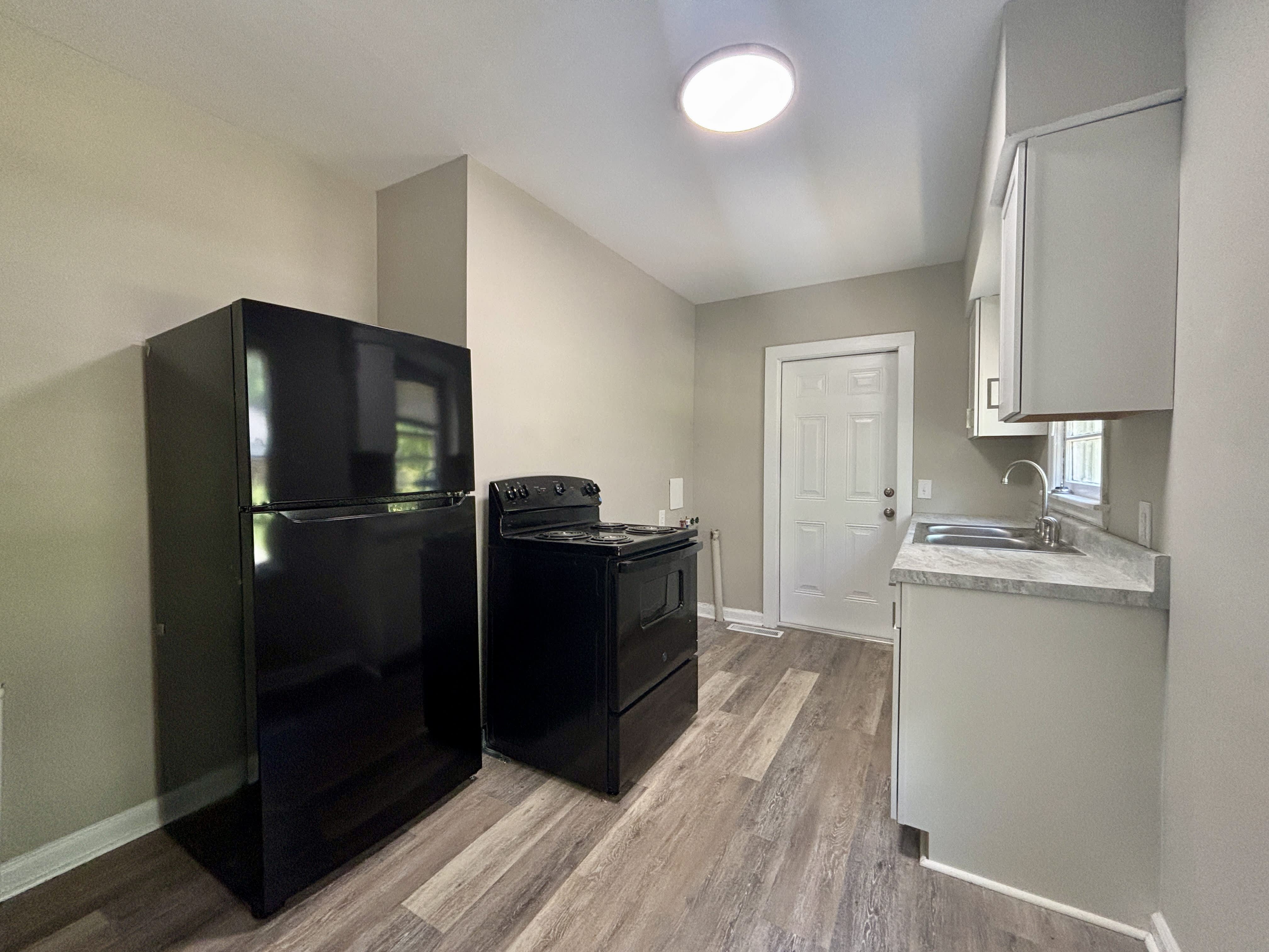 1423 41st St – photo 4