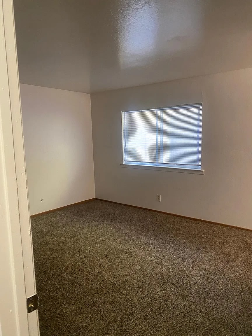667 Villa St Apt 2 – photo 4