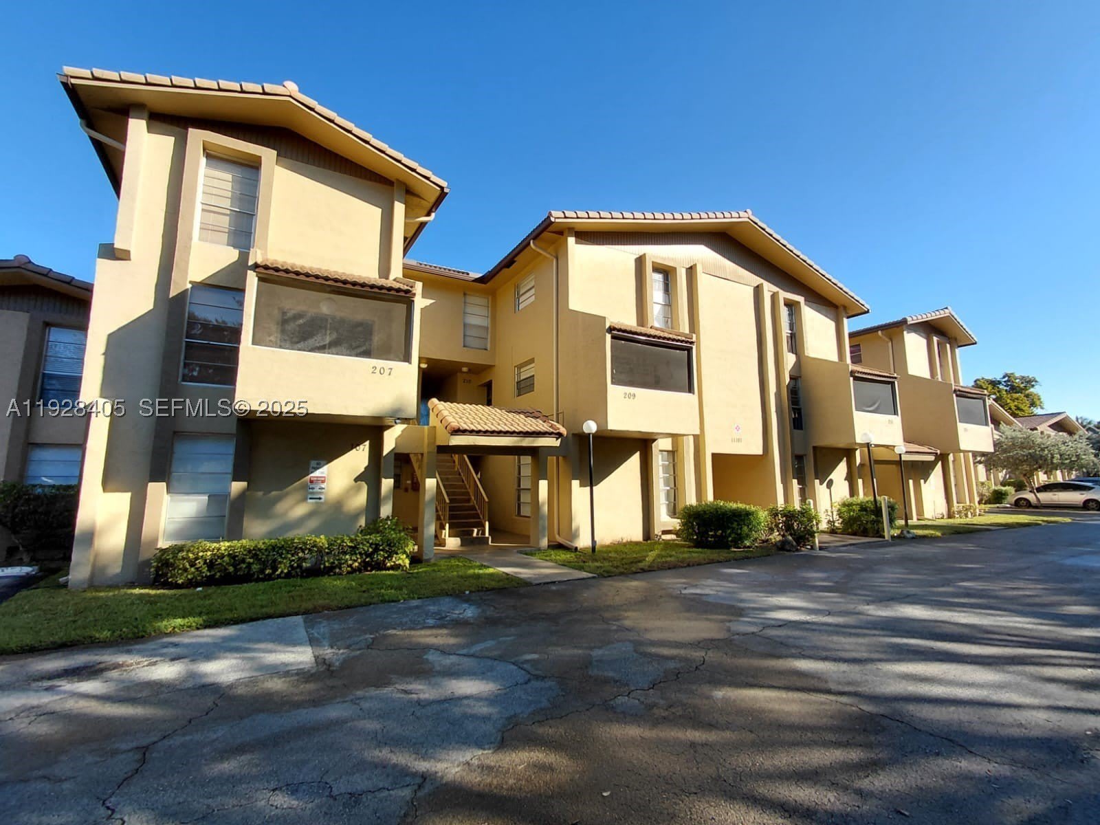 11101 Royal Palm Blvd – photo 2