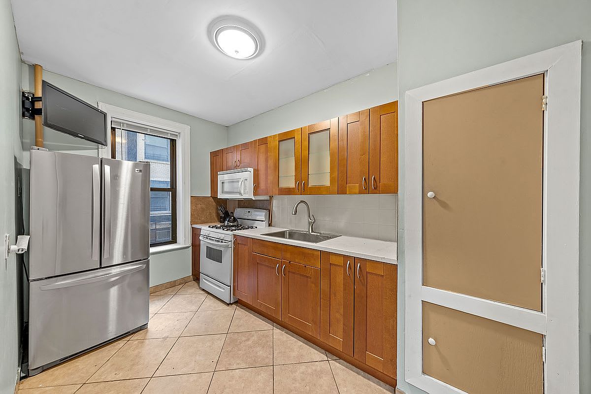 1040 Carroll St Apt 2K – photo 4